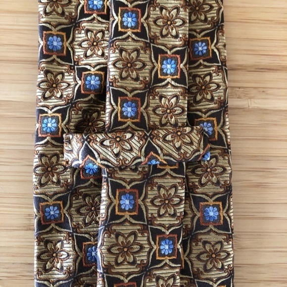 John W. Nordstrom Silk Tie In Minimal Earth Tones! - Picture 3 of 6